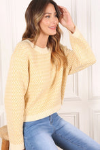 Load image into Gallery viewer, Herringbone Pattern Crew Neck Sweater