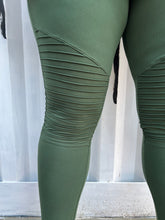 Load image into Gallery viewer, Motto Leggings Army Green (Available in Curvy)